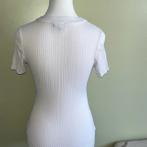 Evereve David Lerner white rib button front bodysuit - Picture 6 of 15